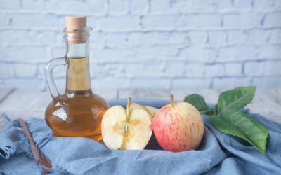 🍏VINAGRE DE MANZANA🍏 ¿Bueno para adelgazar?  ¿Qué tiene que ver con los calambres musculares?  ¿Qué relación hay con la diabetes?  ¿Cómo puedo tomarlo y cuáles son sus posibles efectos secundarios?…