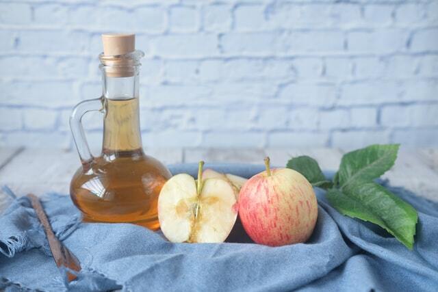 🍏VINAGRE DE MANZANA🍏 ¿Bueno para adelgazar?  ¿Qué tiene que ver con los calambres musculares?  ¿Qué relación hay con la diabetes?  ¿Cómo puedo tomarlo y cuáles son sus posibles efectos secundarios?…